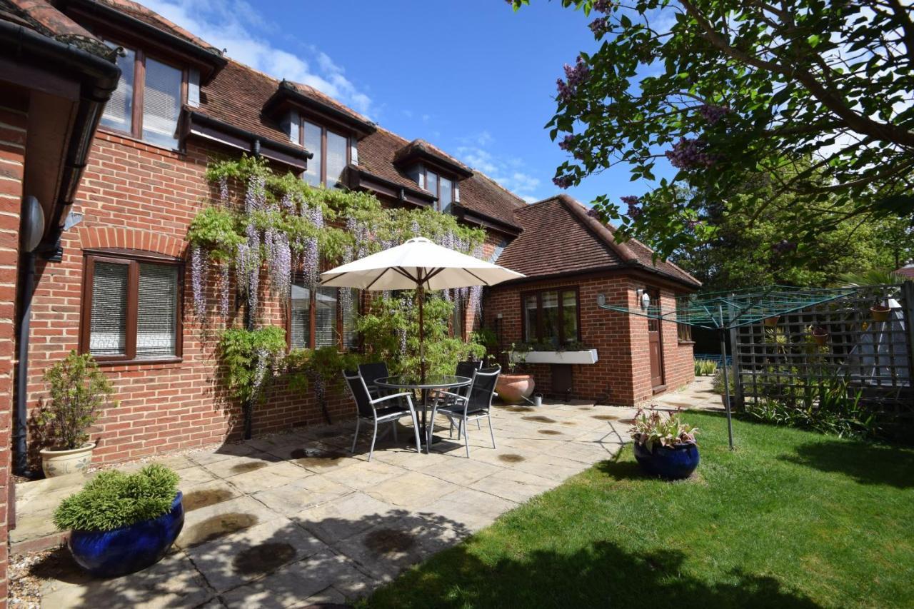 Wisteria Way, Tangmere 外观 照片