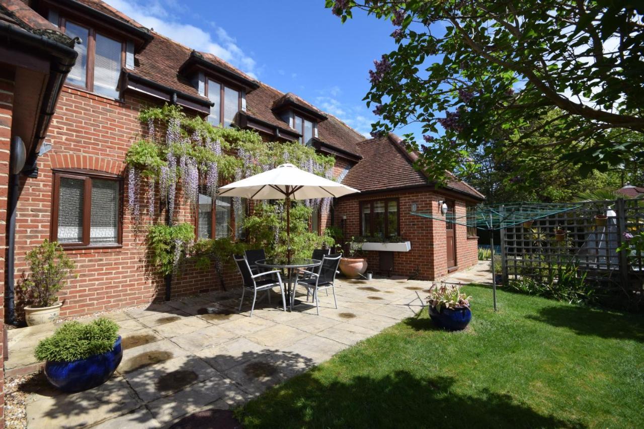 Wisteria Way, Tangmere 外观 照片