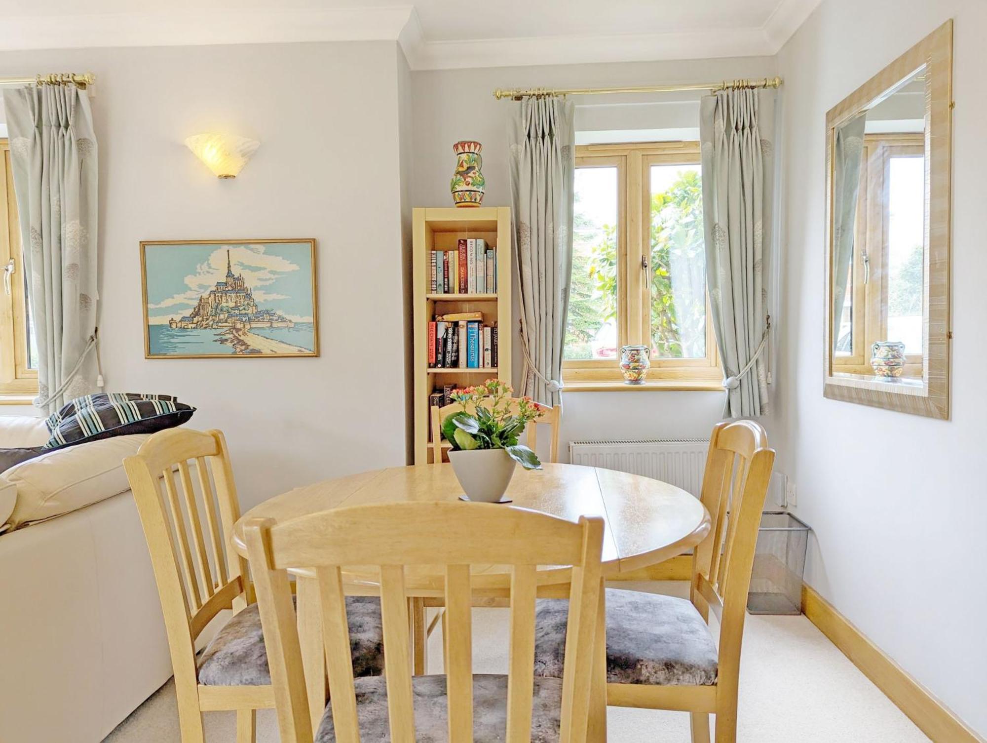 Wisteria Way, Tangmere 外观 照片